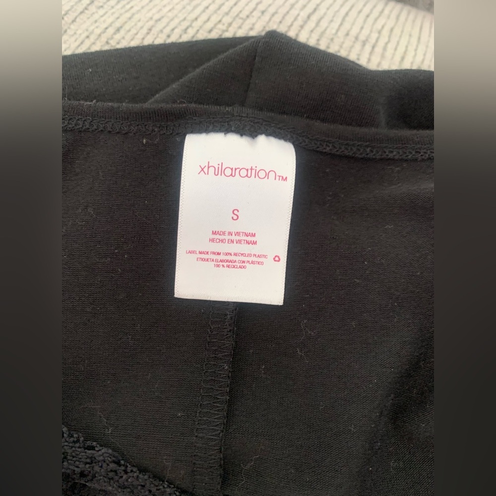 Xhilaration Classic Black Sleeveless Top - Picture 4 of 4